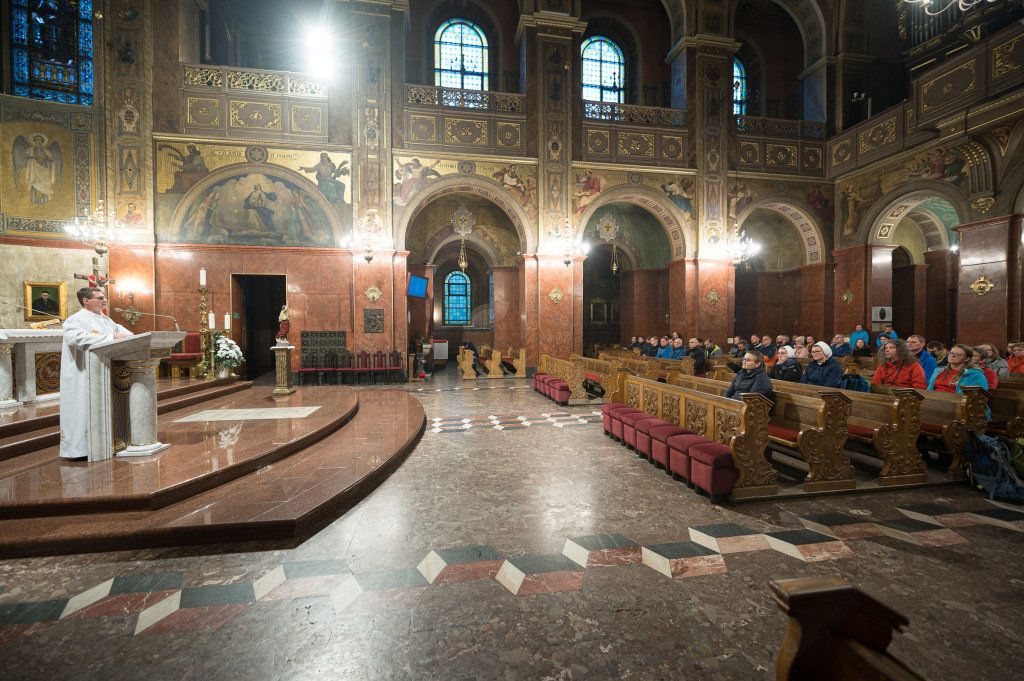 Nocna pielgrzymka z Piekar Śl. na Jasną Górę [FOTO]