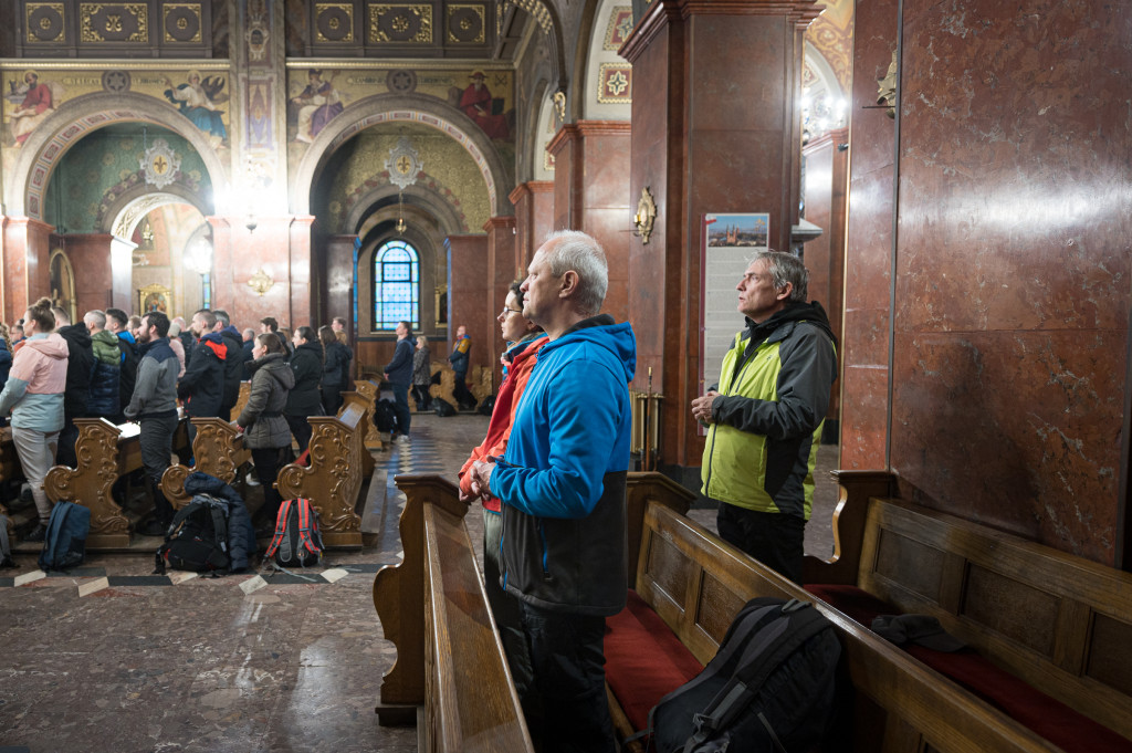 Nocna pielgrzymka z Piekar Śl. na Jasną Górę [FOTO]