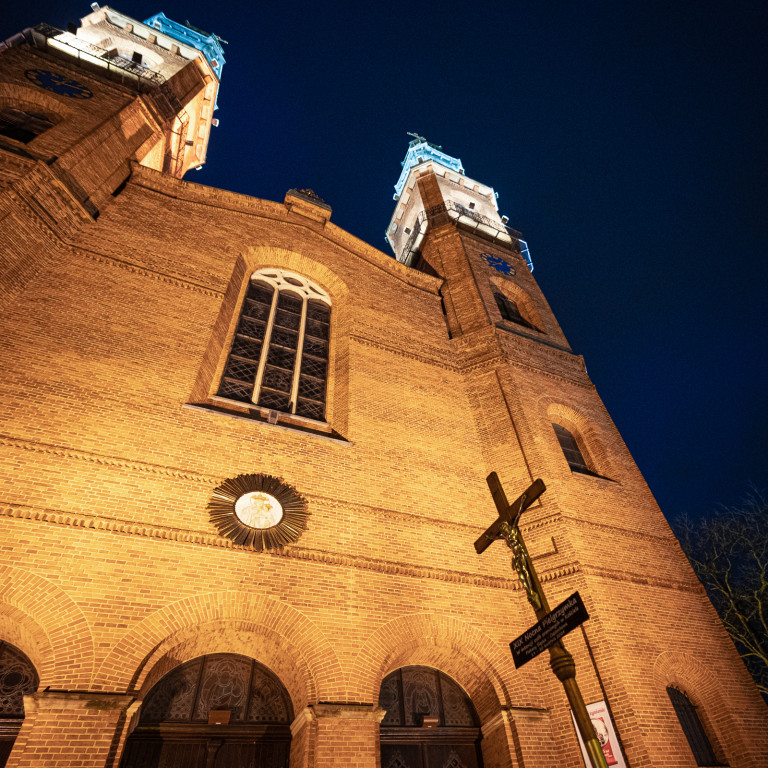 Nocna pielgrzymka z Piekar Śl. na Jasną Górę [FOTO]