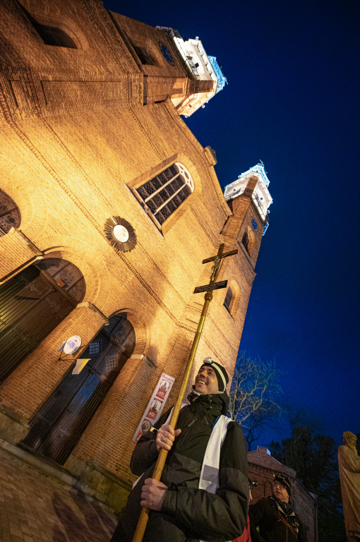 Nocna pielgrzymka z Piekar Śl. na Jasną Górę [FOTO]