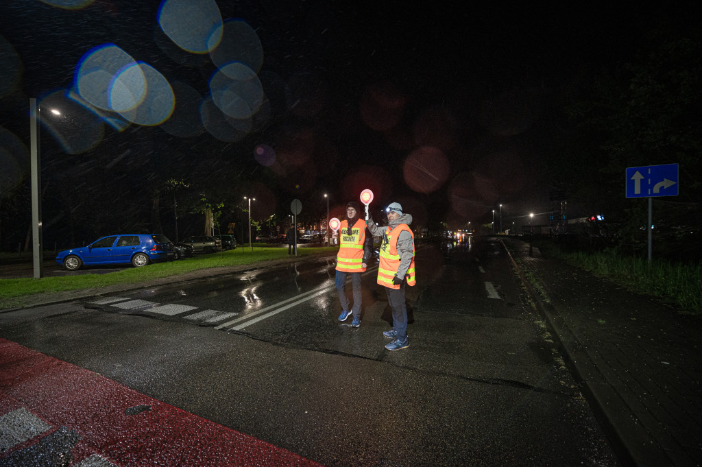 Nocna pielgrzymka z Piekar Śl. na Jasną Górę [FOTO]