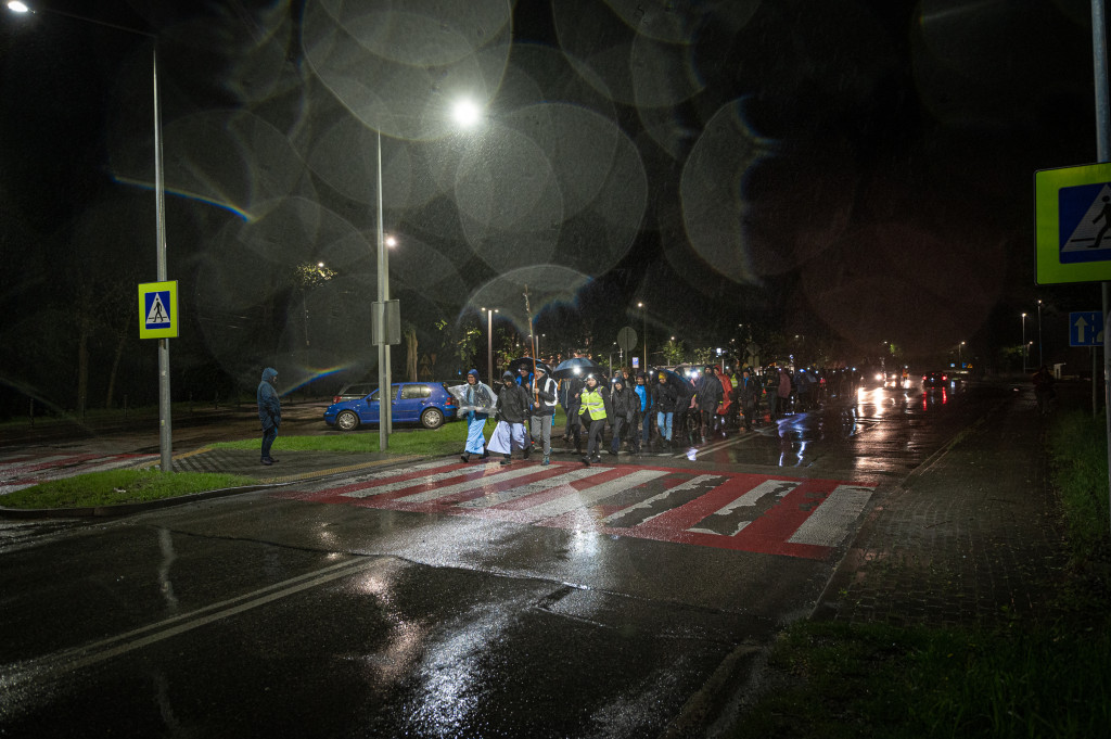 Nocna pielgrzymka z Piekar Śl. na Jasną Górę [FOTO]