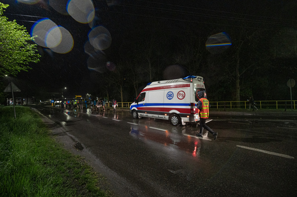 Nocna pielgrzymka z Piekar Śl. na Jasną Górę [FOTO]