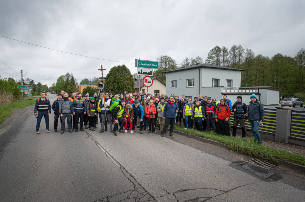 Nocna pielgrzymka z Piekar Śl. na Jasną Górę [FOTO]