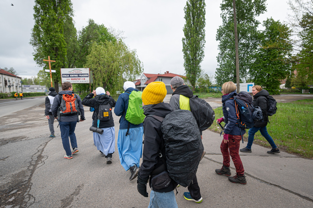 Nocna pielgrzymka z Piekar Śl. na Jasną Górę [FOTO]