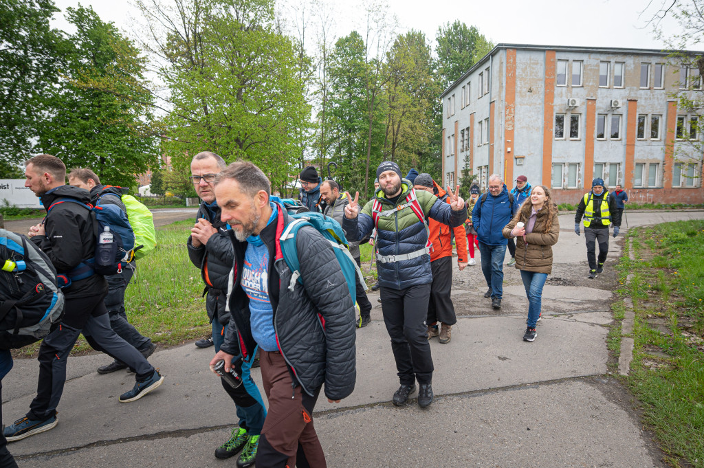 Nocna pielgrzymka z Piekar Śl. na Jasną Górę [FOTO]