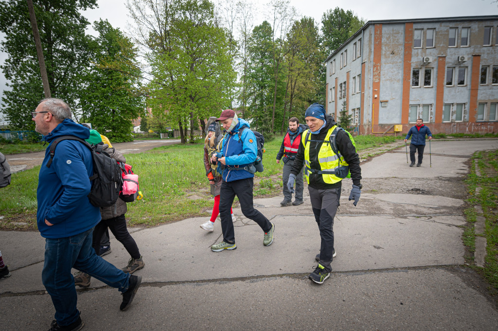 Nocna pielgrzymka z Piekar Śl. na Jasną Górę [FOTO]