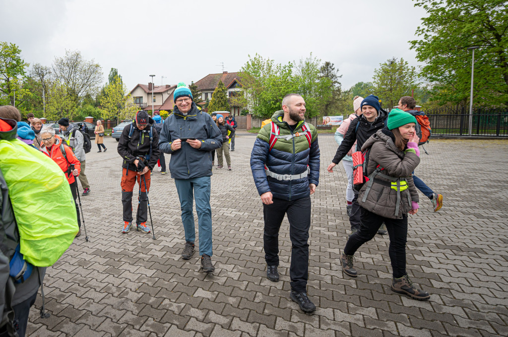 Nocna pielgrzymka z Piekar Śl. na Jasną Górę [FOTO]