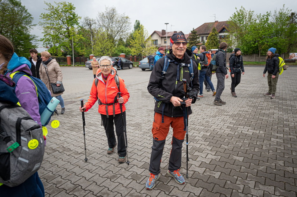 Nocna pielgrzymka z Piekar Śl. na Jasną Górę [FOTO]