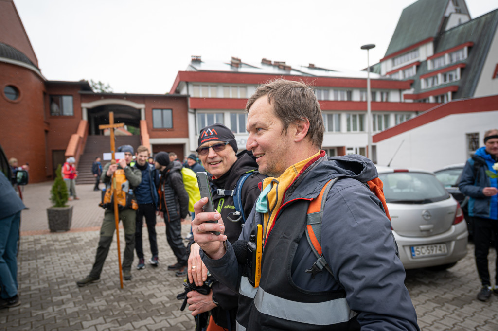 Nocna pielgrzymka z Piekar Śl. na Jasną Górę [FOTO]