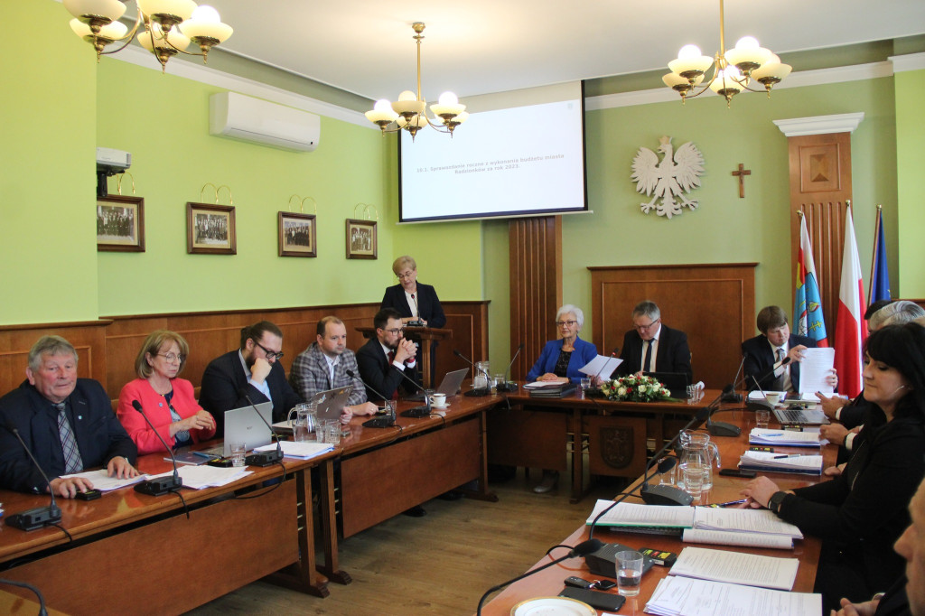 Powiat tarnogórski. Ostanie sesje, czas pożegnań