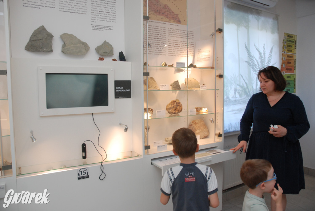 Majówka po sąsiedzku w muzeum paleontologicznym
