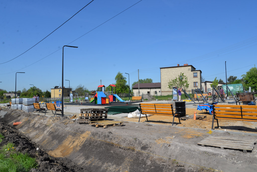 Zaglądamy na budowę placu zabaw w Pniowcu [FOTO]