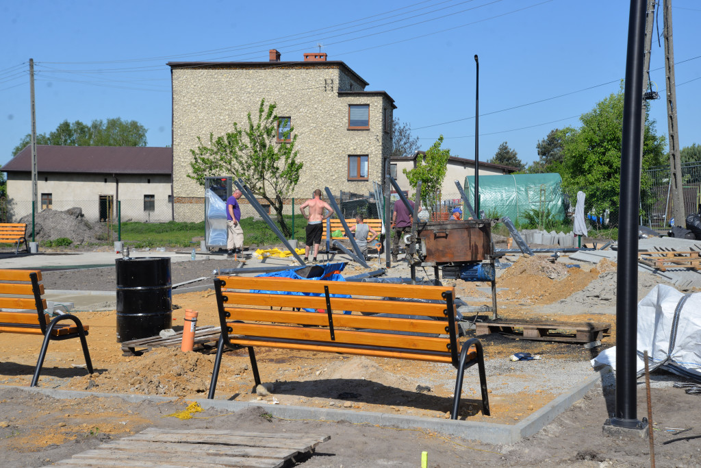 Zaglądamy na budowę placu zabaw w Pniowcu [FOTO]