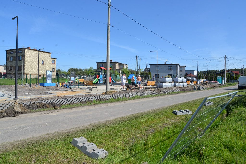 Zaglądamy na budowę placu zabaw w Pniowcu [FOTO]