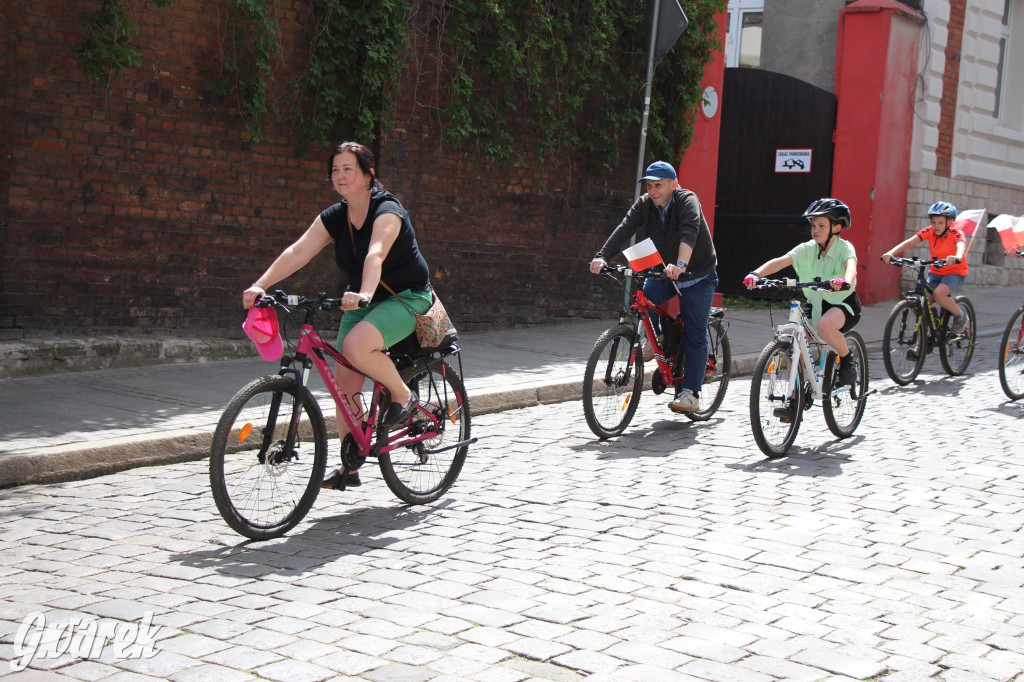 Tarnowskie Góry. Rajd i marsz z okazji Święta Flagi [FOTO]