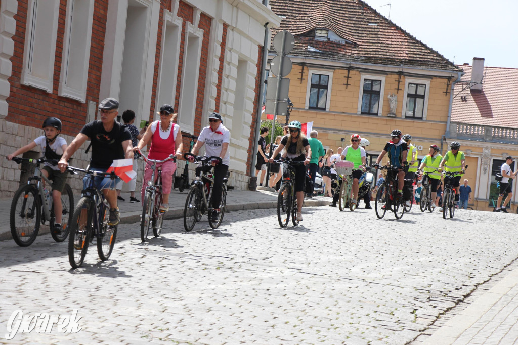 Tarnowskie Góry. Rajd i marsz z okazji Święta Flagi [FOTO]