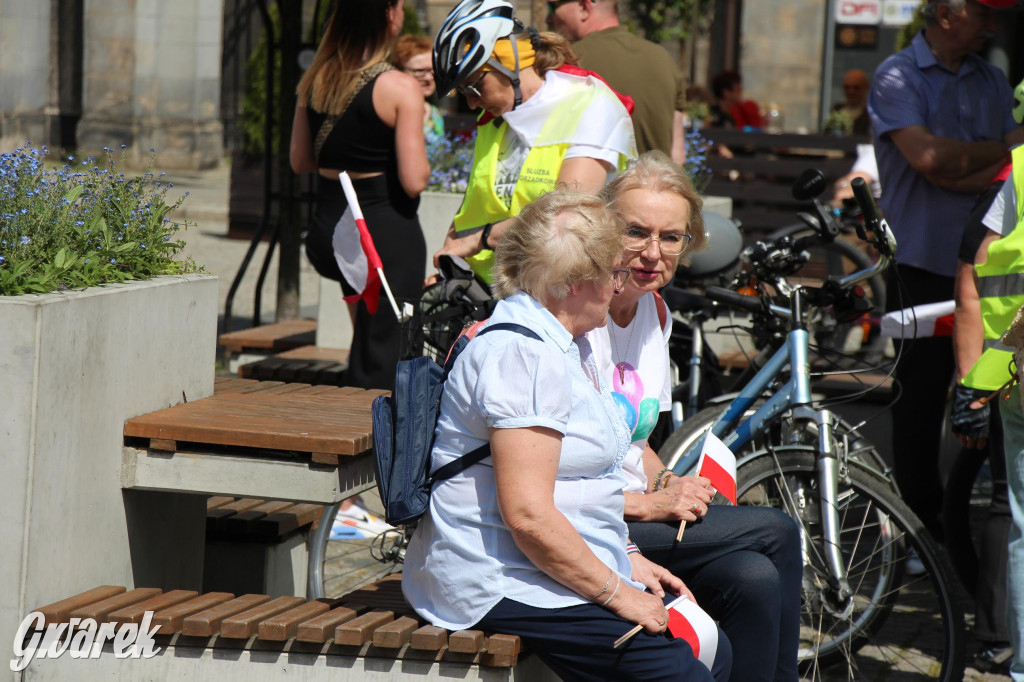 Tarnowskie Góry. Rajd i marsz z okazji Święta Flagi [FOTO]