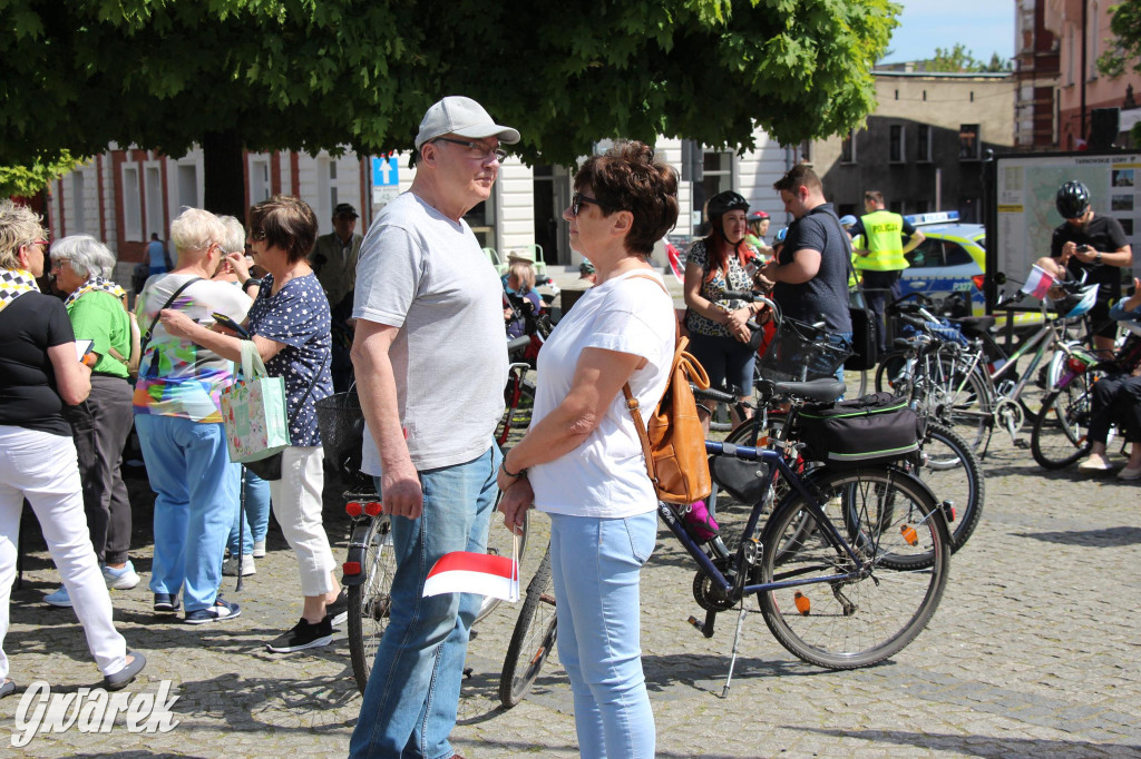 Tarnowskie Góry. Rajd i marsz z okazji Święta Flagi [FOTO]