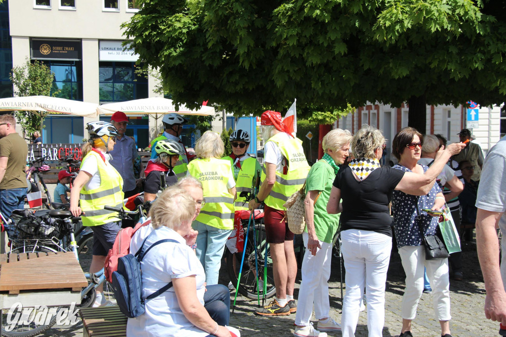 Tarnowskie Góry. Rajd i marsz z okazji Święta Flagi [FOTO]