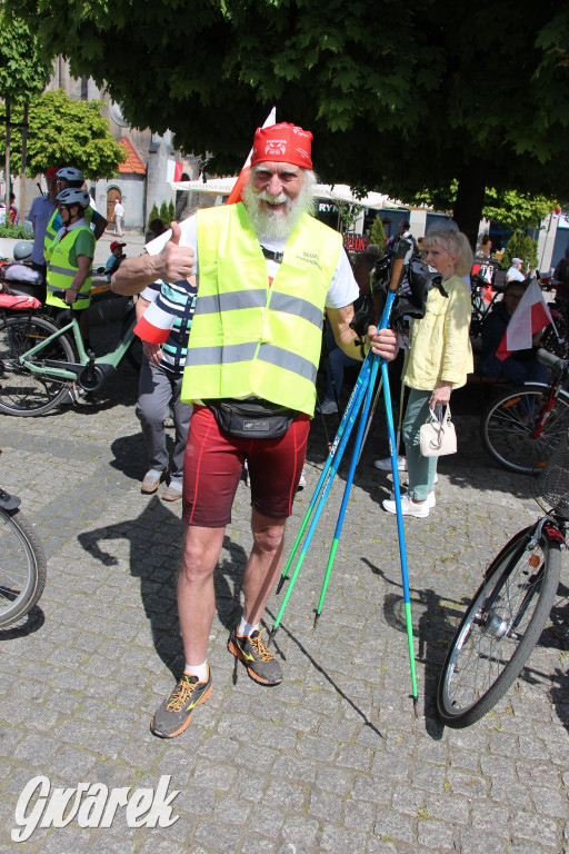 Tarnowskie Góry. Rajd i marsz z okazji Święta Flagi [FOTO]