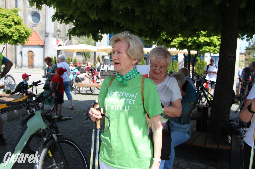 Tarnowskie Góry. Rajd i marsz z okazji Święta Flagi [FOTO]