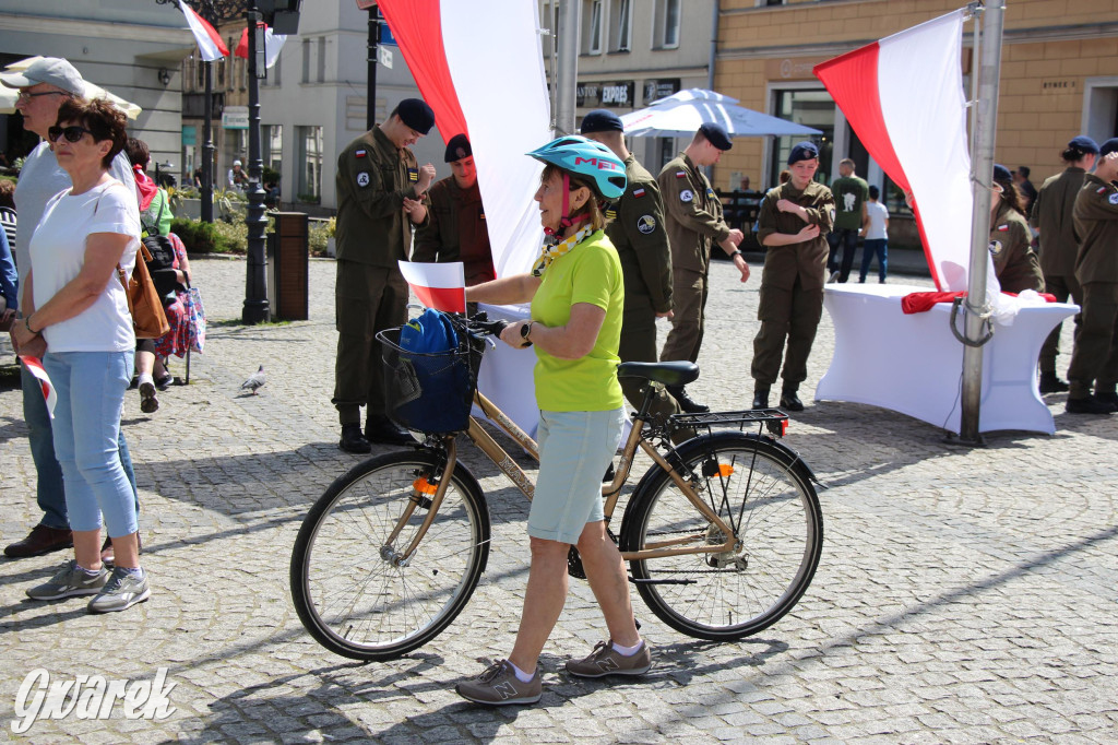 Tarnowskie Góry. Rajd i marsz z okazji Święta Flagi [FOTO]