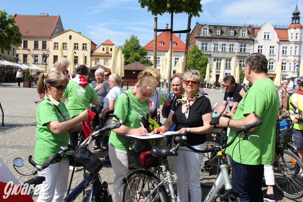 Tarnowskie Góry. Rajd i marsz z okazji Święta Flagi [FOTO]