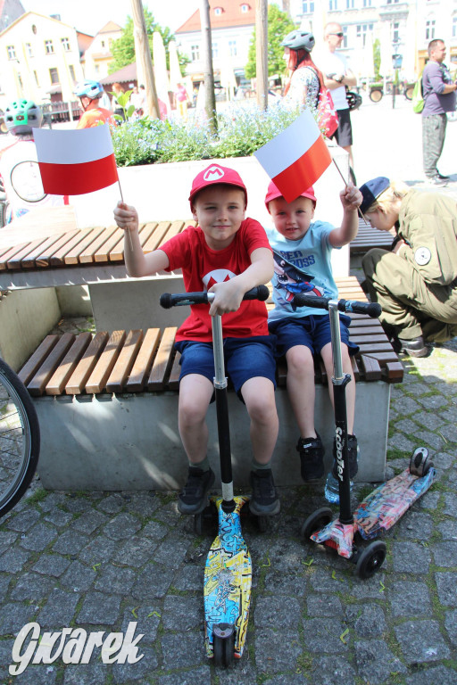 Tarnowskie Góry. Rajd i marsz z okazji Święta Flagi [FOTO]