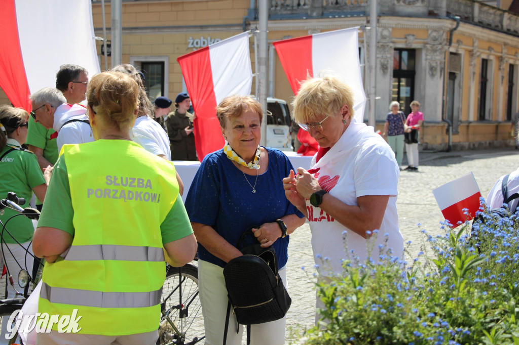 Tarnowskie Góry. Rajd i marsz z okazji Święta Flagi [FOTO]