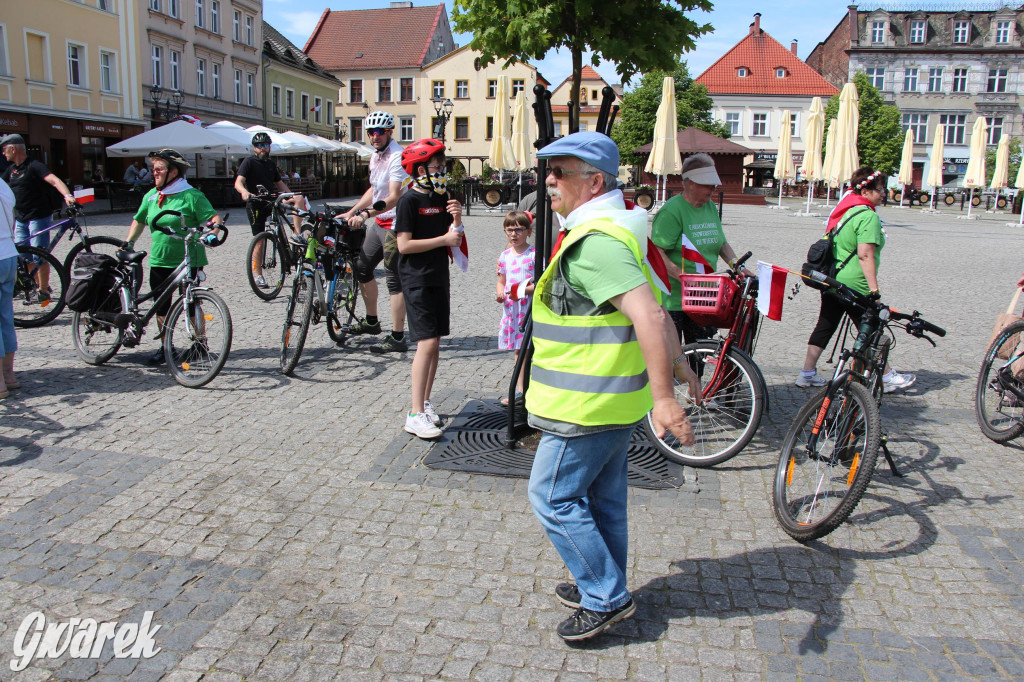 Tarnowskie Góry. Rajd i marsz z okazji Święta Flagi [FOTO]