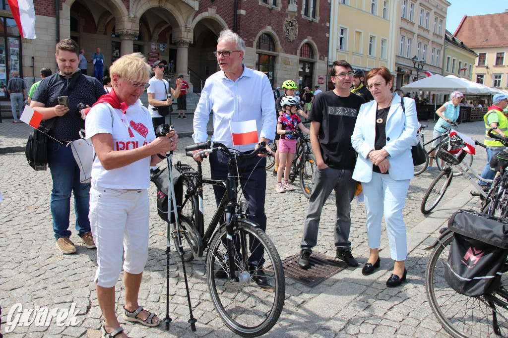 Tarnowskie Góry. Rajd i marsz z okazji Święta Flagi [FOTO]