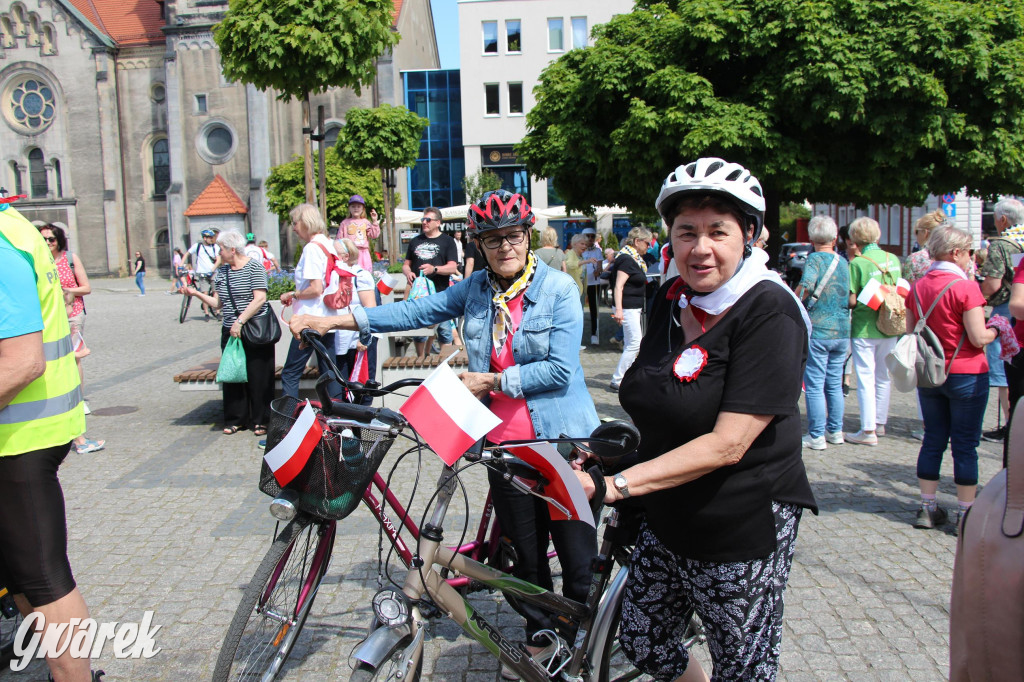 Tarnowskie Góry. Rajd i marsz z okazji Święta Flagi [FOTO]