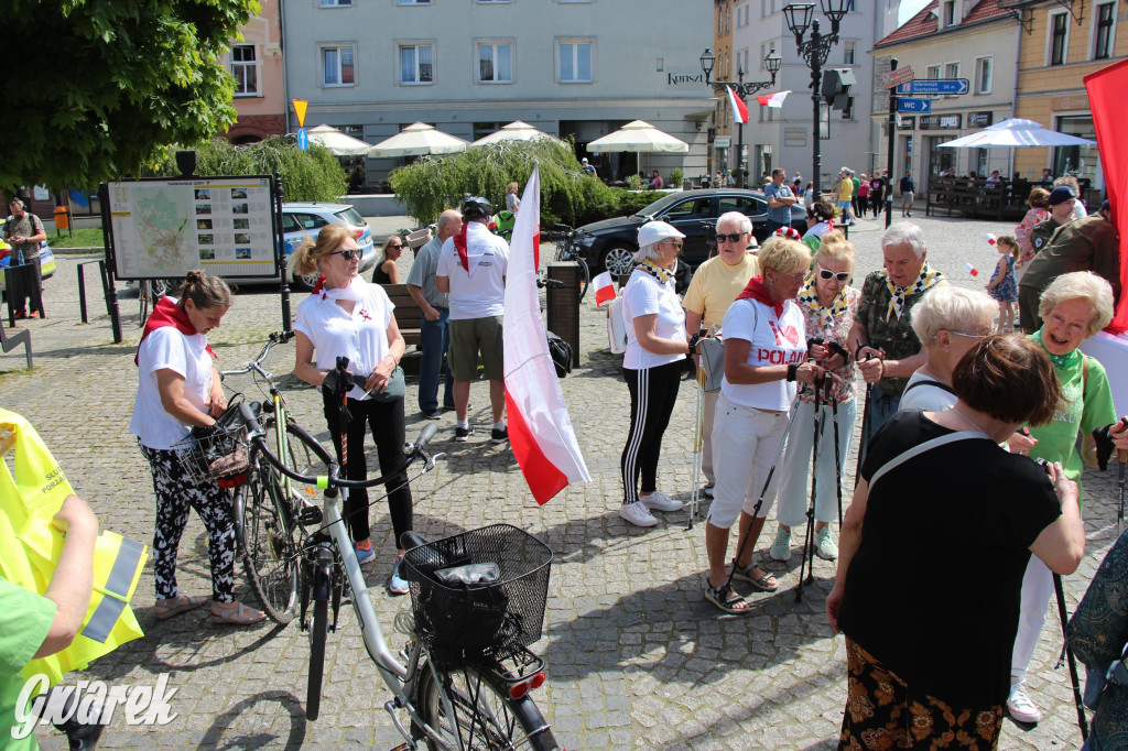 Tarnowskie Góry. Rajd i marsz z okazji Święta Flagi [FOTO]