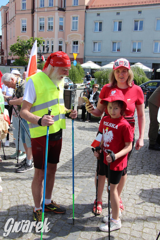 Tarnowskie Góry. Rajd i marsz z okazji Święta Flagi [FOTO]