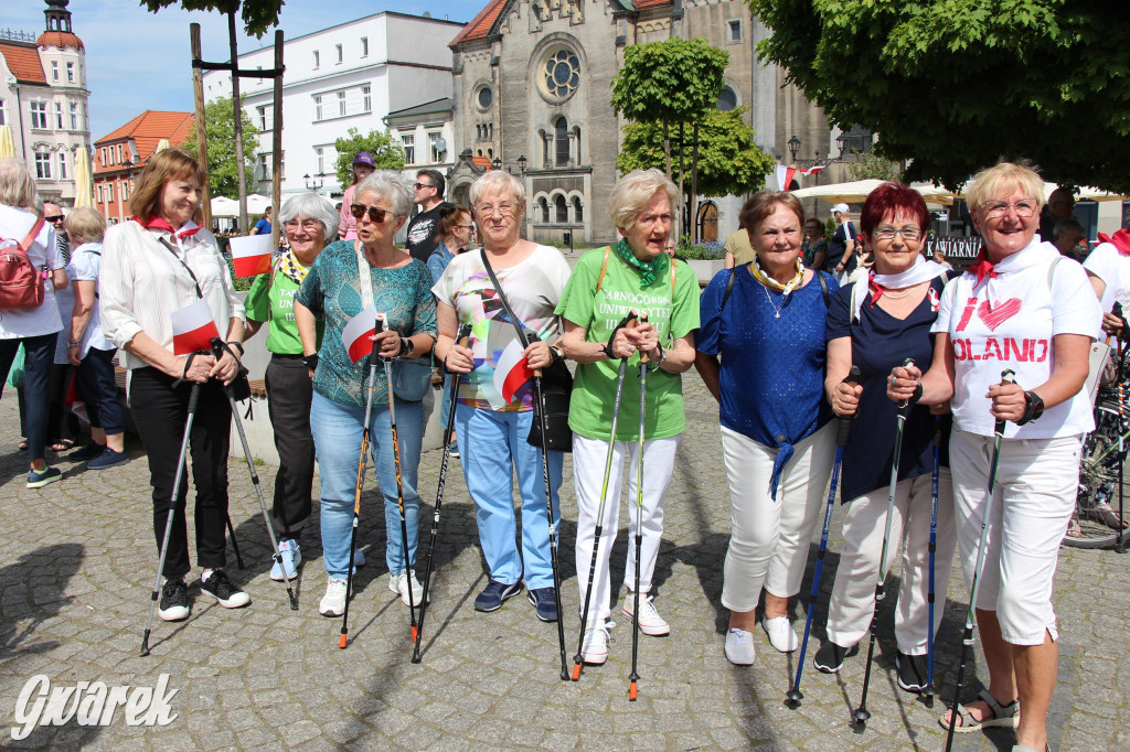 Tarnowskie Góry. Rajd i marsz z okazji Święta Flagi [FOTO]