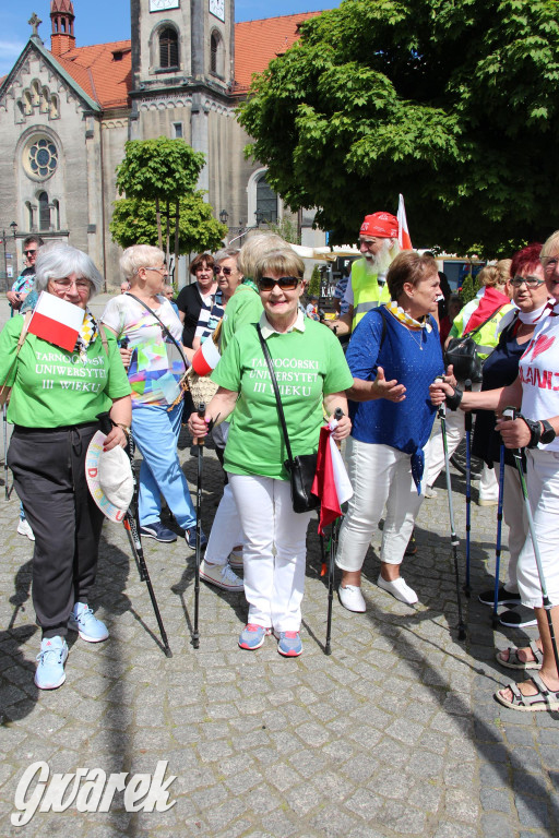 Tarnowskie Góry. Rajd i marsz z okazji Święta Flagi [FOTO]