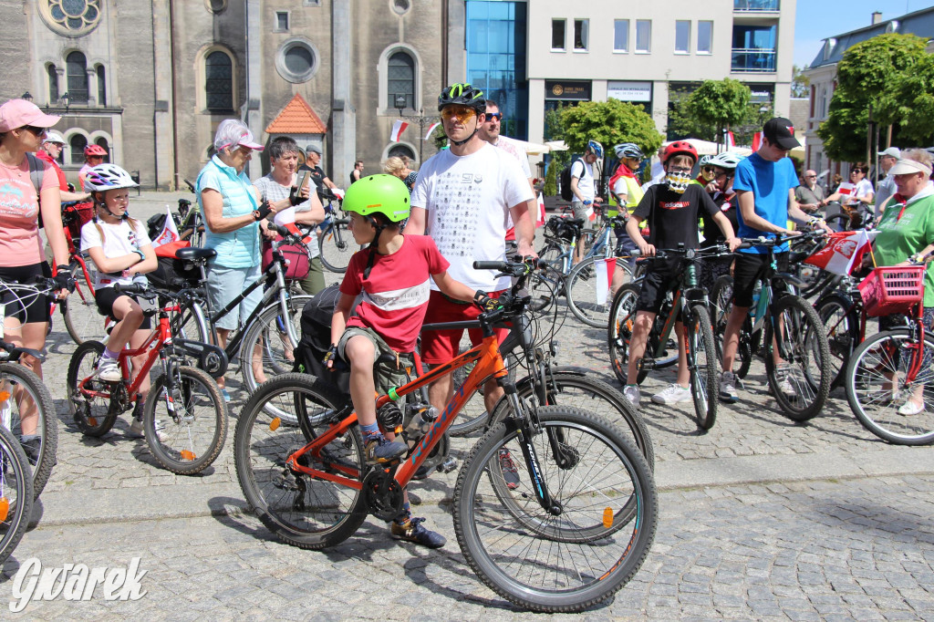 Tarnowskie Góry. Rajd i marsz z okazji Święta Flagi [FOTO]