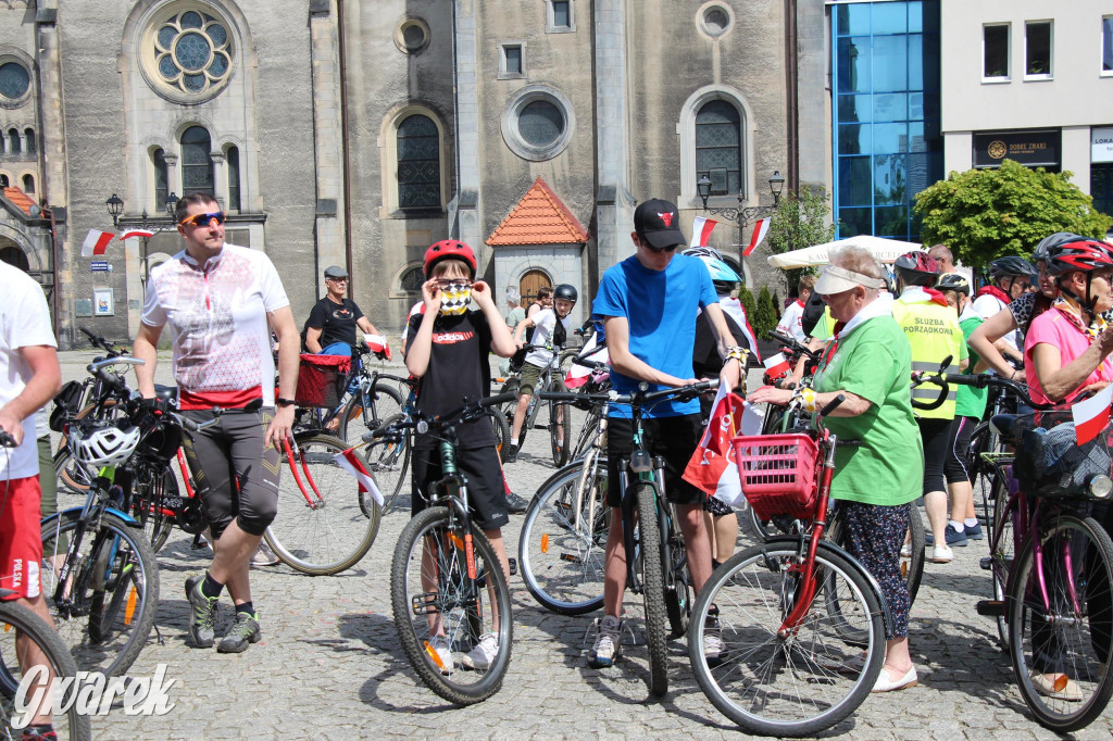 Tarnowskie Góry. Rajd i marsz z okazji Święta Flagi [FOTO]