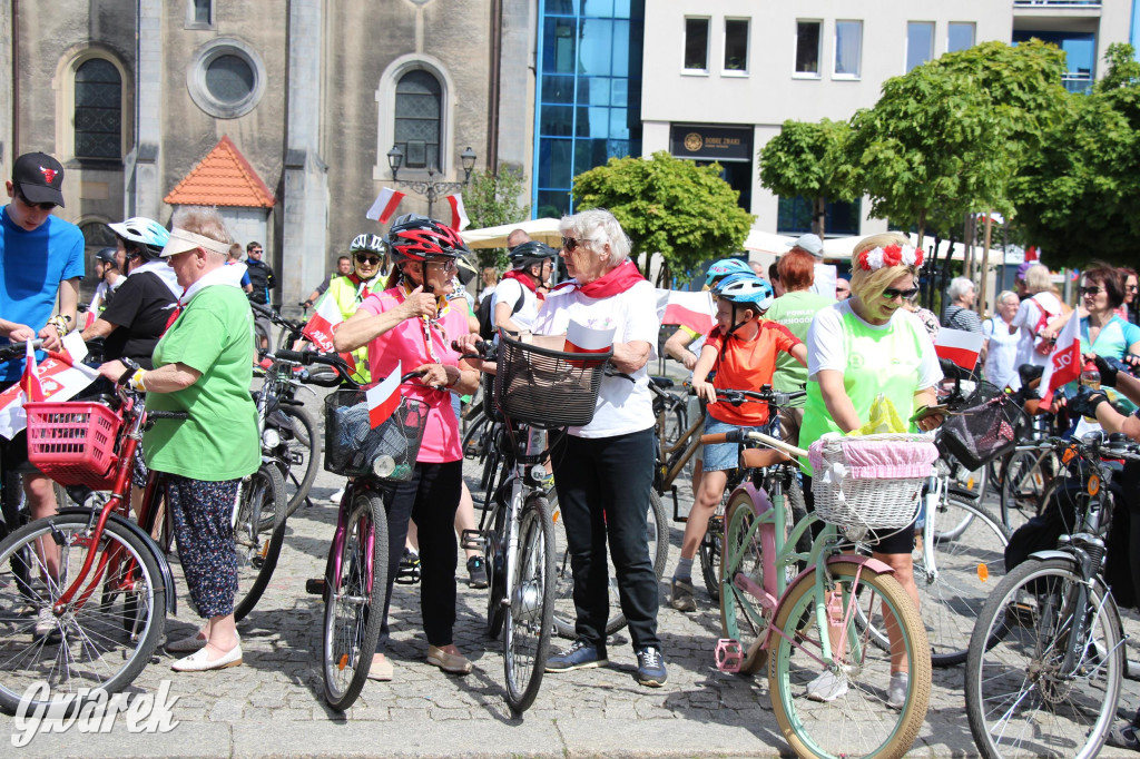 Tarnowskie Góry. Rajd i marsz z okazji Święta Flagi [FOTO]