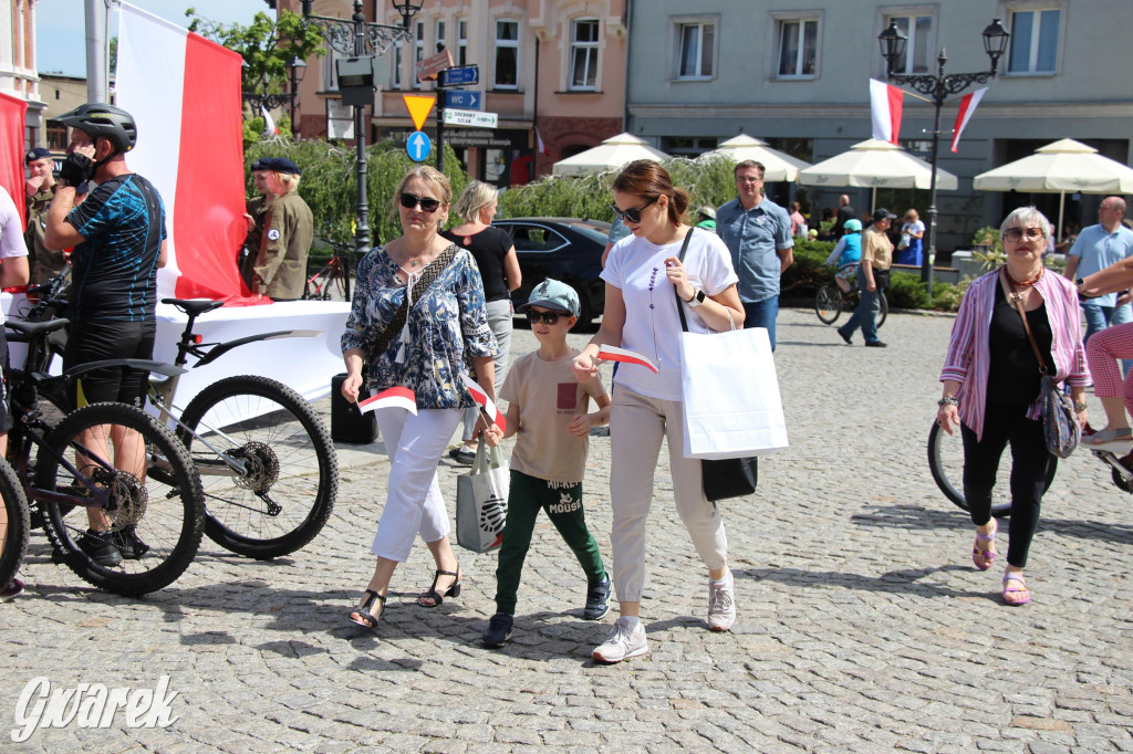 Tarnowskie Góry. Rajd i marsz z okazji Święta Flagi [FOTO]