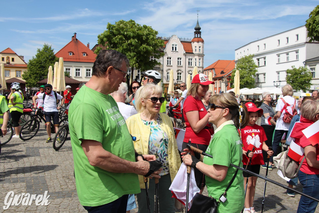 Tarnowskie Góry. Rajd i marsz z okazji Święta Flagi [FOTO]