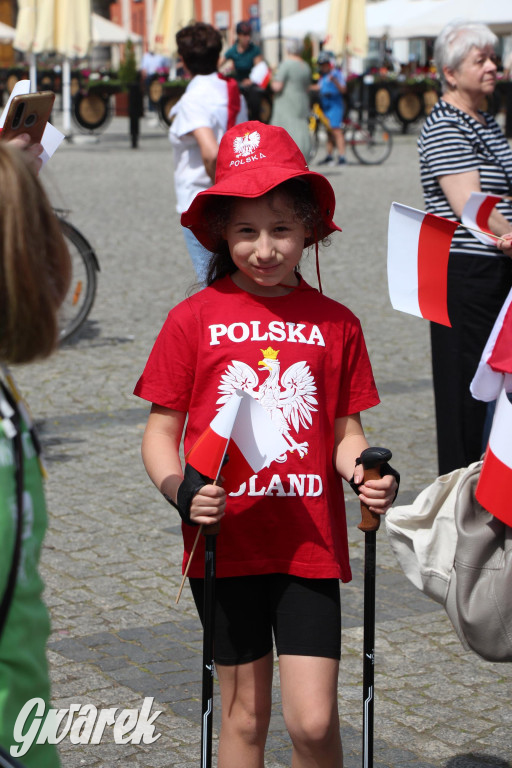 Tarnowskie Góry. Rajd i marsz z okazji Święta Flagi [FOTO]