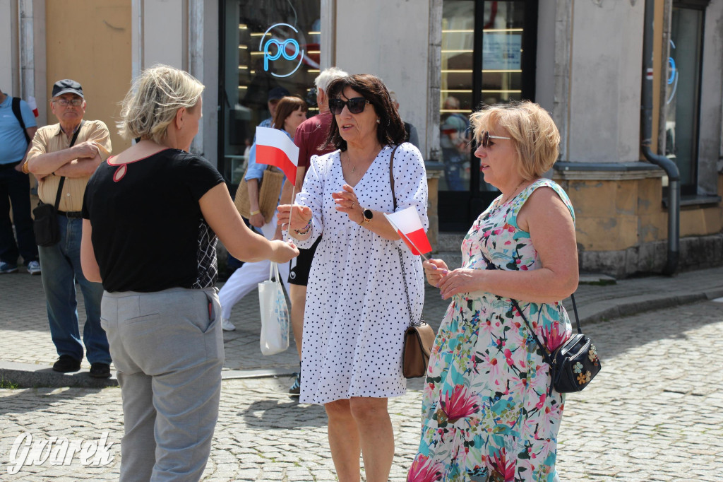 Tarnowskie Góry. Rajd i marsz z okazji Święta Flagi [FOTO]