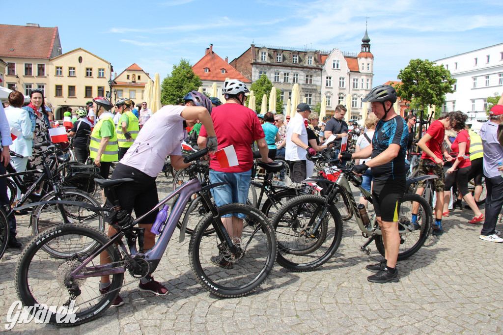 Tarnowskie Góry. Rajd i marsz z okazji Święta Flagi [FOTO]