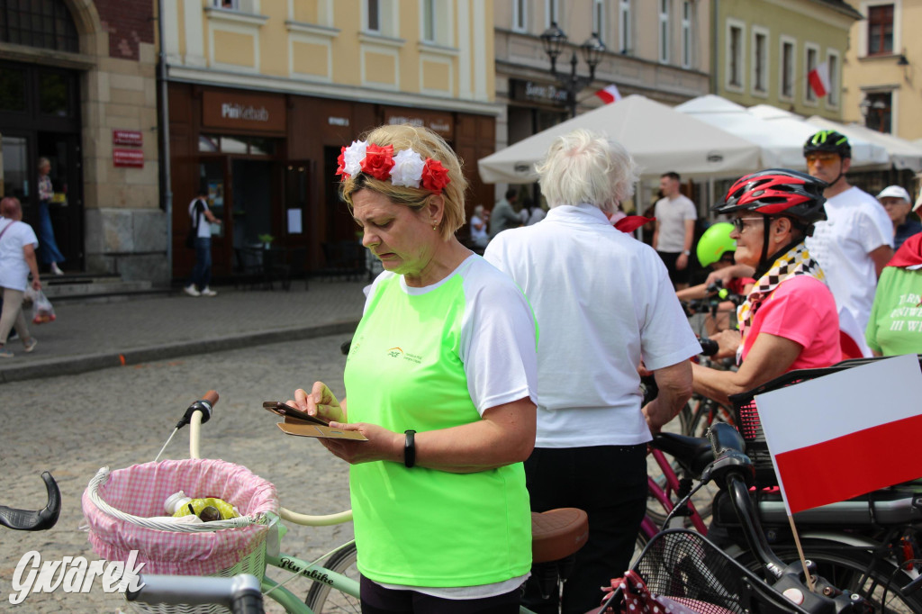 Tarnowskie Góry. Rajd i marsz z okazji Święta Flagi [FOTO]