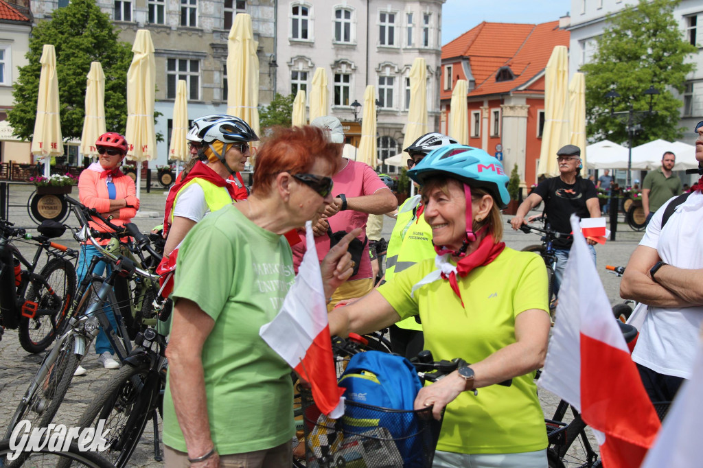 Tarnowskie Góry. Rajd i marsz z okazji Święta Flagi [FOTO]