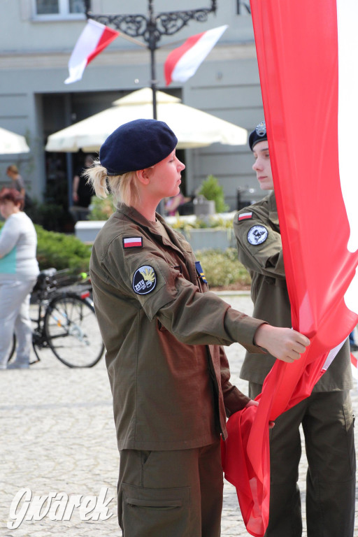 Tarnowskie Góry. Rajd i marsz z okazji Święta Flagi [FOTO]