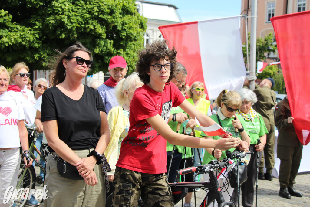 Tarnowskie Góry. Rajd i marsz z okazji Święta Flagi [FOTO]