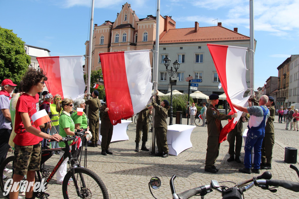 Tarnowskie Góry. Rajd i marsz z okazji Święta Flagi [FOTO]